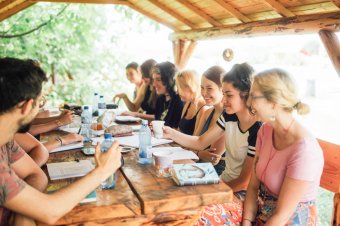 Idén is várják a középiskolásokat az Alternatív Összművészeti Diáktáborba