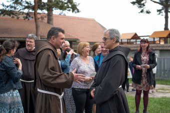 Csíksomlyón ünnepelték a Szentlélek eljövetelét a ferences rend legfőbb elöljárói