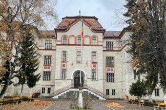 Szerződést bontottak a kivitelezővel, ám az nem hajlandó elhagyni a munkatelepet