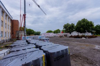 Bővítenek, újítanak, festenek – munkatelepek a marosvásárhelyi iskolákban