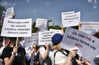Munkaügyi miniszter: megemelte a kormány a tanügyi kisegítő személyzet fizetését