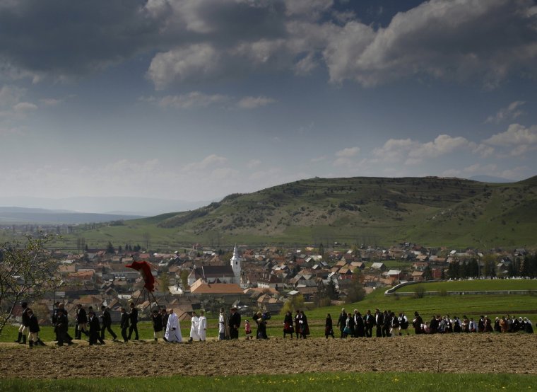 Búzaköteg az ablakléc keresztjén