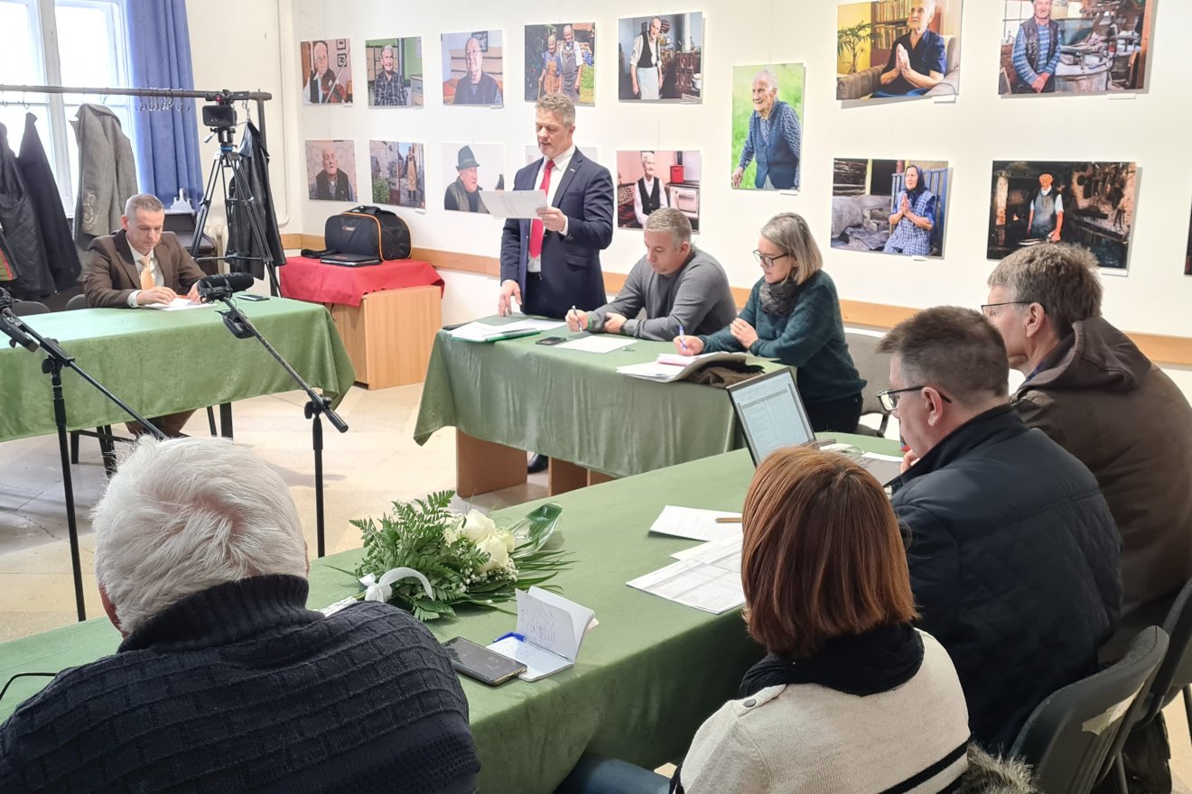 Nagyon operatívnak bizonyult a baróti képviselő-testület csütörtökön •  Fotó: Demeter Zoltán