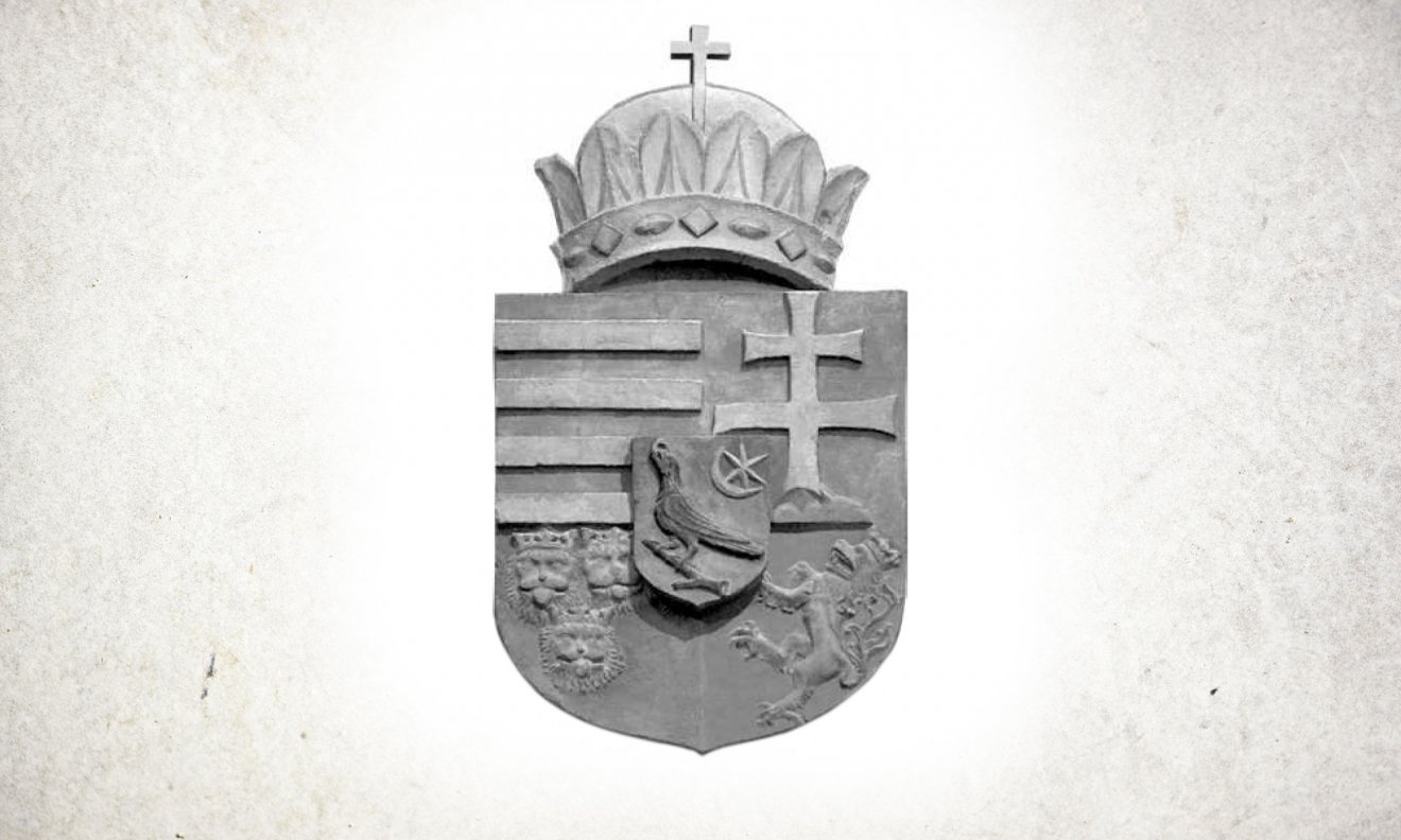 Mátyás király zárt koronás államcímere a budavári Nagyboldogasszony-templomban. Forrás: Diószegi György Antal: Ars Sacra: a történelem evangéliuma – avagy a magyar Hunyadi-uralkodóház székely eredete a XV. századi templomaink címerábrázolásainak tükrében (Aracs, 2022. augusztus) 