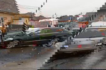 Összetört autók, egy kiskorút kórházba vittek