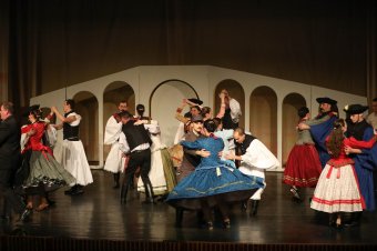 Jókai-regényt visz színpadra a Maros Művészegyüttes