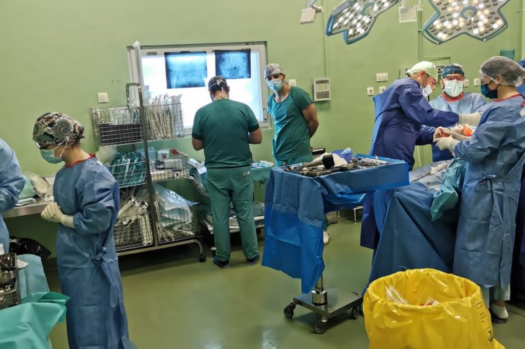 Élő donoroktól vettek csontszövetet Marosvásárhelyen