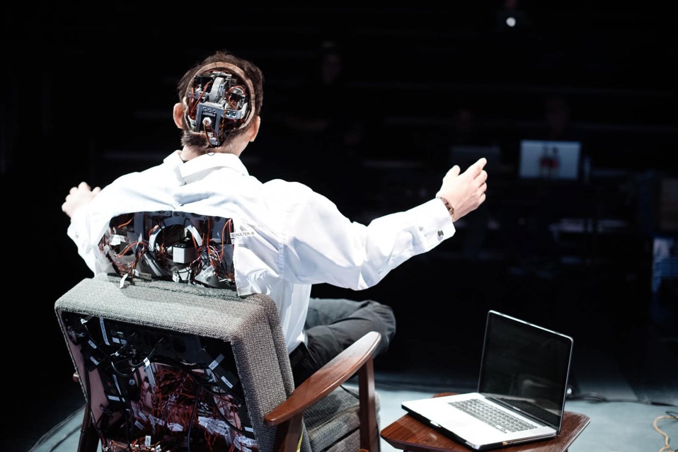 Pillanatkép a Rimini Protokoll Uncanny Valley című produkciójából •  Fotó: Facebook/Reflex International Theatre Festival