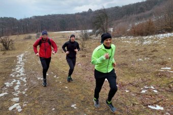 Kiszaladnak a városból és megnézik, jön-e a tavasz