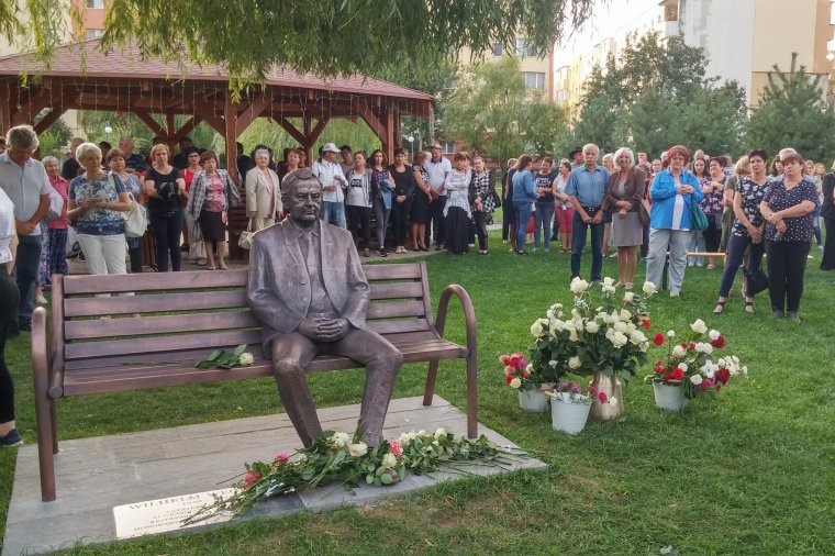 Szobrot kapott Kézdivásárhely egykori mecénása a róla elnevezett parkban