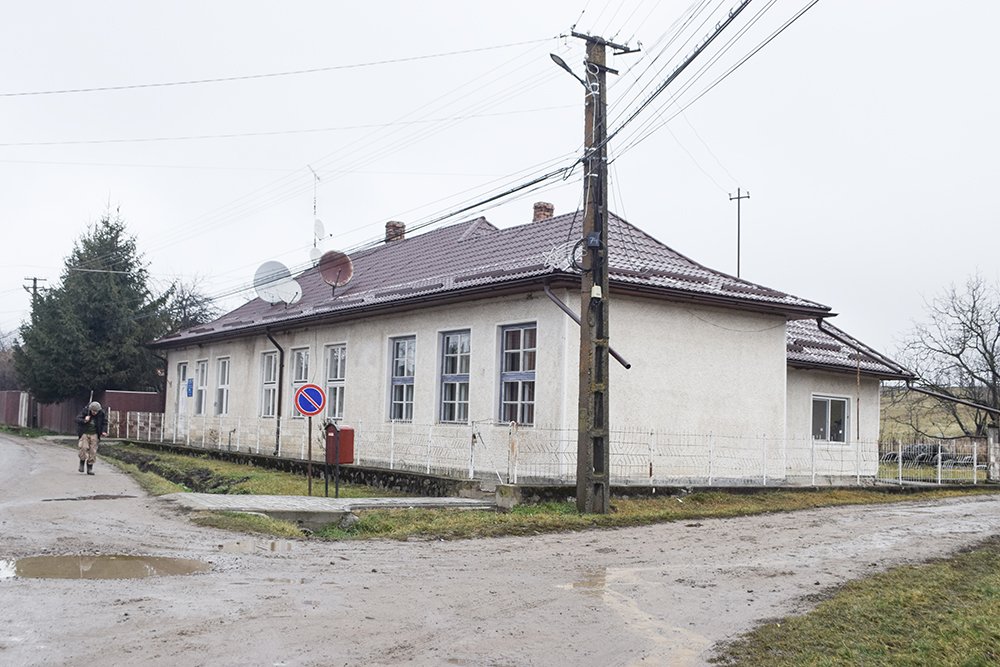 A felsőlemhényi régi óvoda épületébe központi fűtést is szerelnének •  Fotó: Iochom István