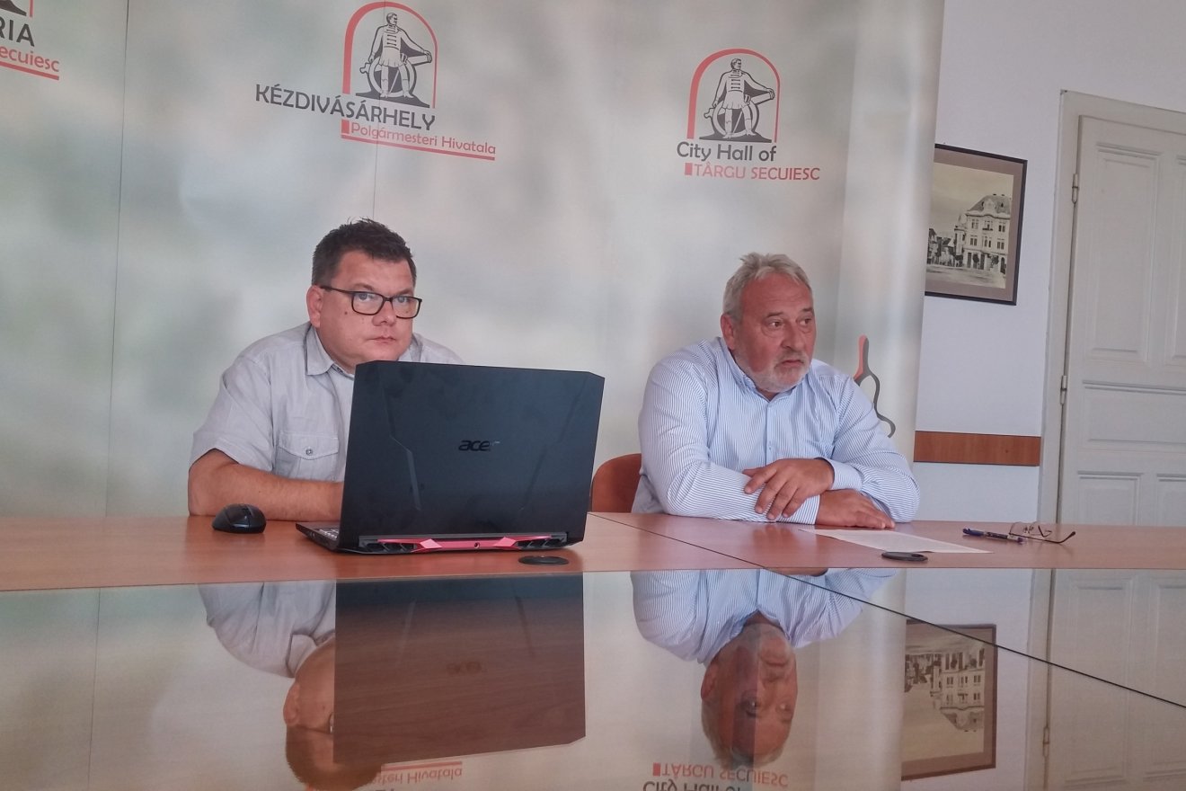 Lung László Zsolt és Bokor Tibor a csütörtöki sajtótájékoztatón • Fotó: Daczó-Hodor Barna