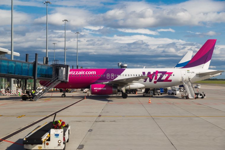 Bombafenyegetés miatt kényszerleszállást hajtott végre az Otopeni repülőtéren a Wizzair egyik járata