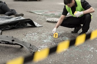 Gondatlanságból elkövetett emberölés miatt vizsgálódnak az autója irányítását egy kiskorúnak átadó fiatal ellen
