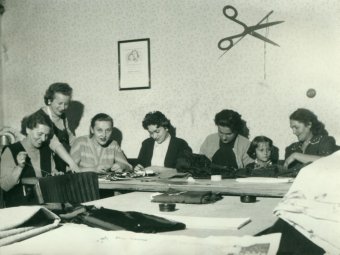 Ruhaköltemény tojás és tej fejében, avagy a kommunizmusban is volt igény a divatra
