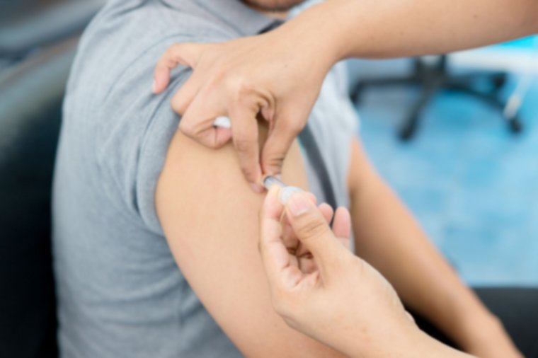Késve, de minden igénylő megkapja a méhnyakrák elleni oltást; a fiúk számára is elérhetővé tennék a HPV elleni vakcinát