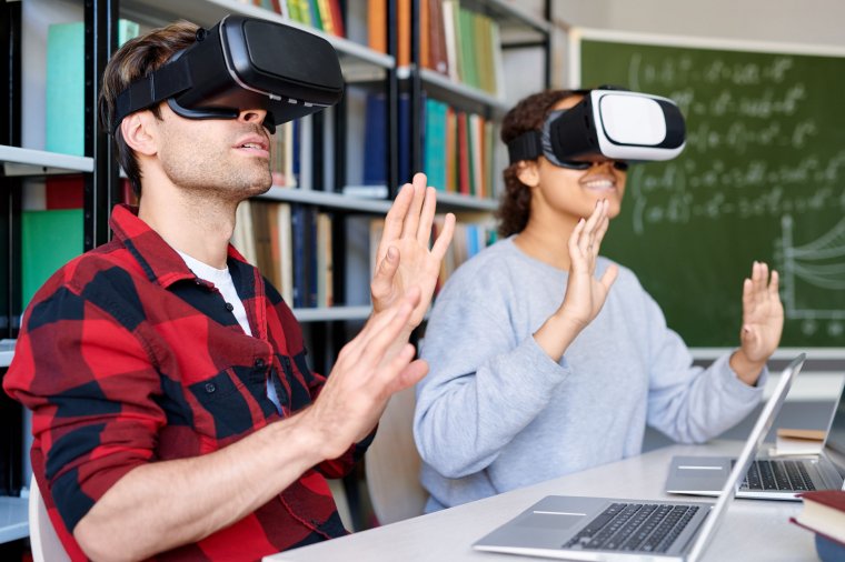 Javítanák a romániai diákok hozzáférését a legújabb technológiákhoz, 3D nyomtatókat is ígérnek a kísérleti program keretében