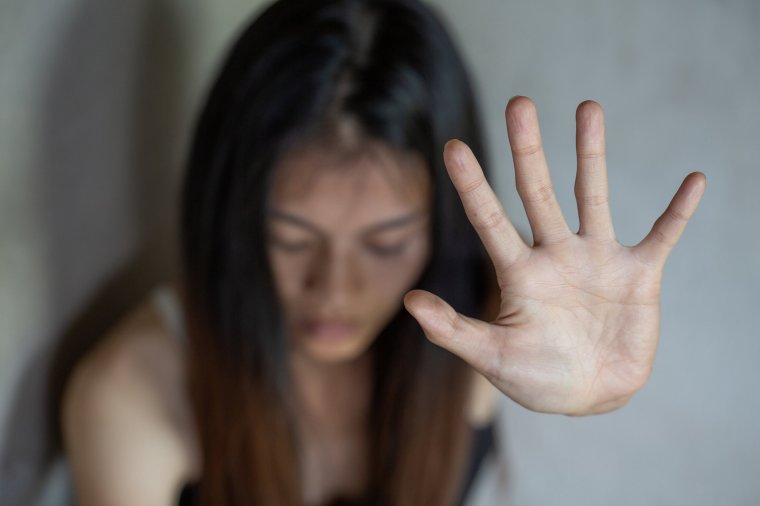 17 éves lányt kényszerített prostítucióra egy férfi