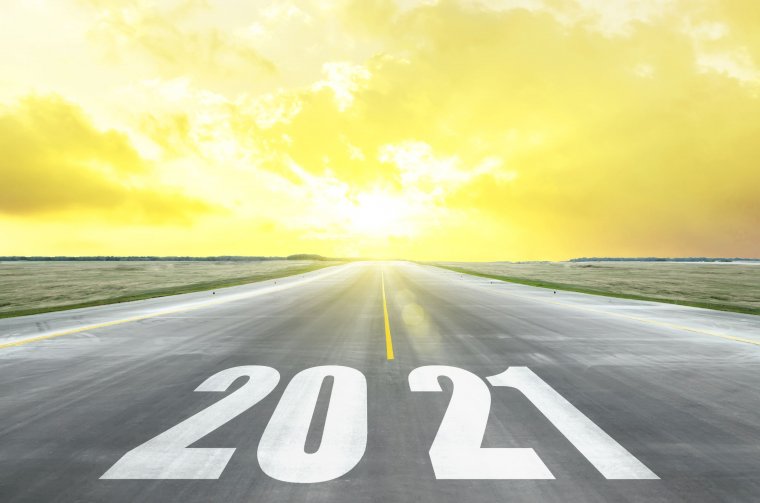 Divattrendek 2021-ben: erő és bizakodás színekből