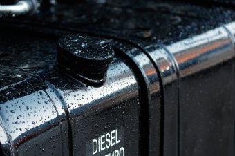 Az orosz import leállt, de az orosz olaj „tisztára mosásáról” ismert Indiából jóval több üzemanyagot hoz be Románia