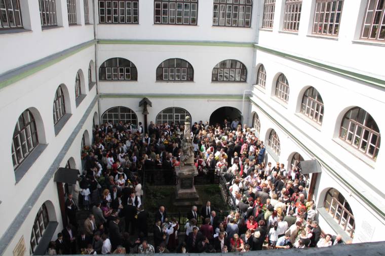 Két osztály ballagott ki a székelyudvarhelyi református alma materből