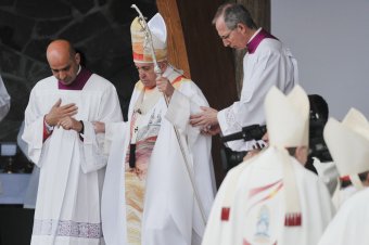A pápalátogatás és annak üzenetei