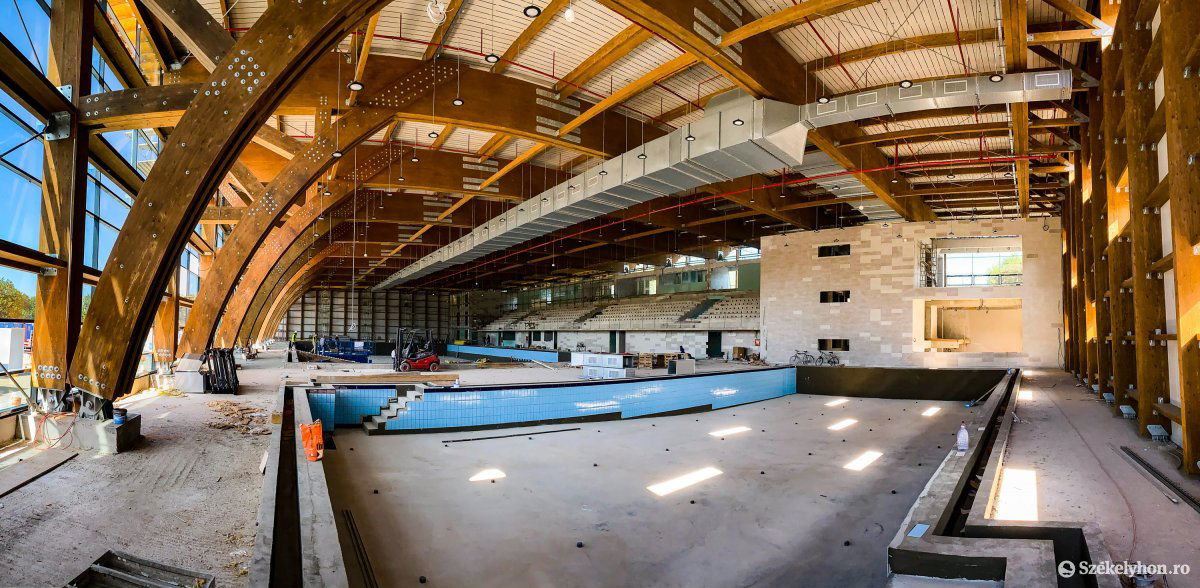 Marosvásárhely majdani olimpiai uszodájának munkálatai szeptember 21-én &bullet;  Fotó: Rab Zoltán