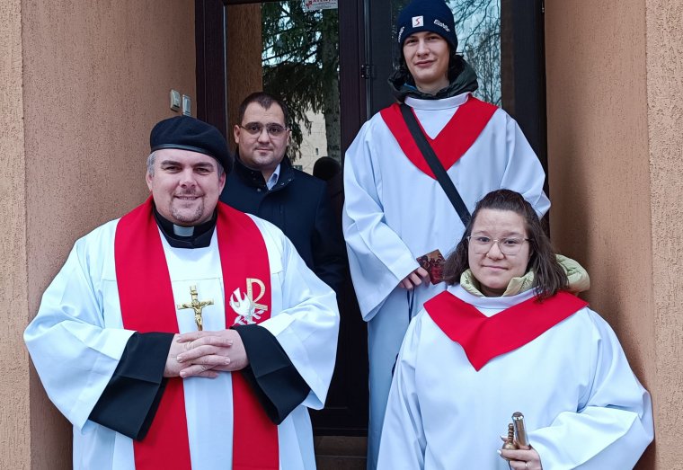 Családlátogatás is a lelkiekben gazdagító házszentelés