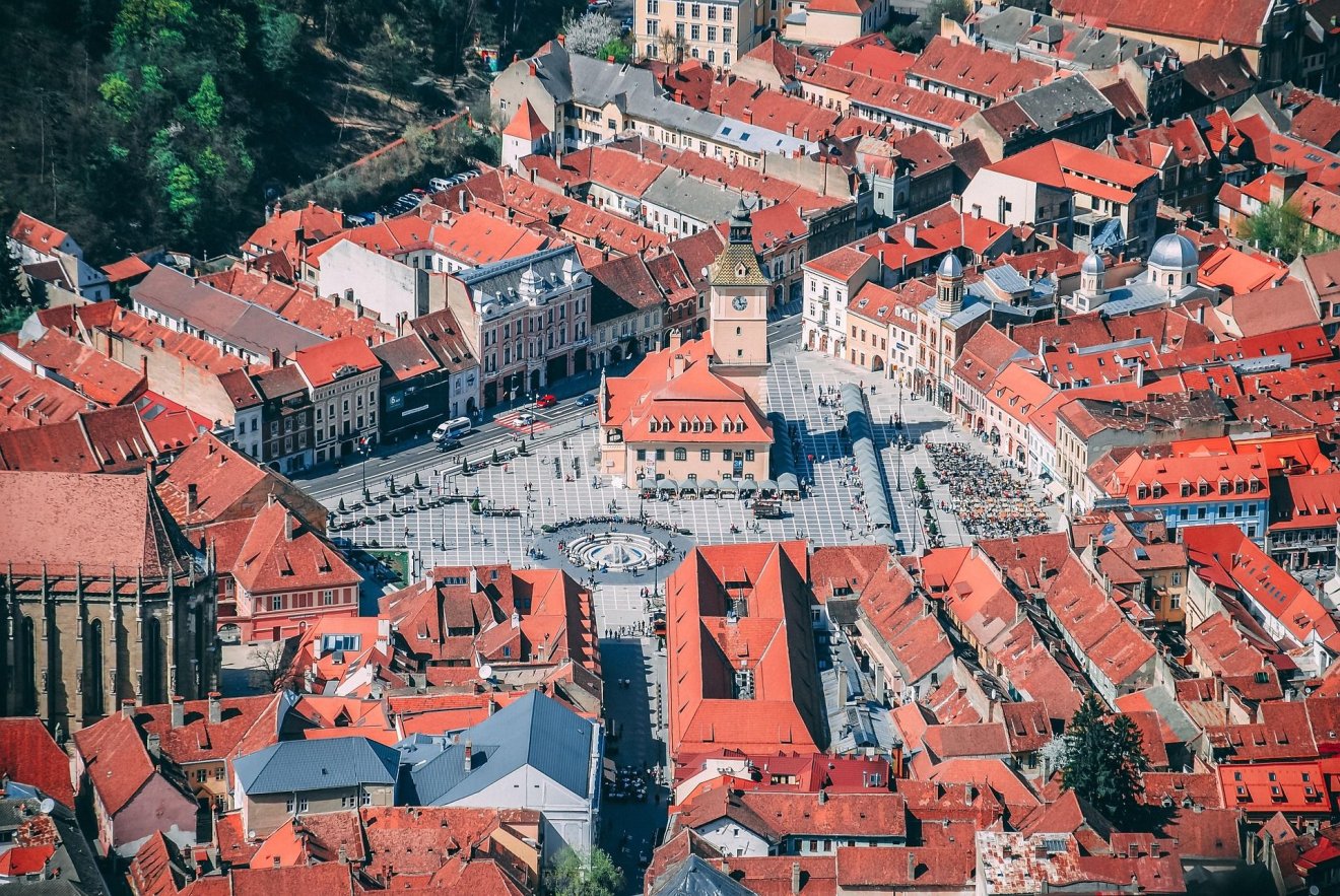 város