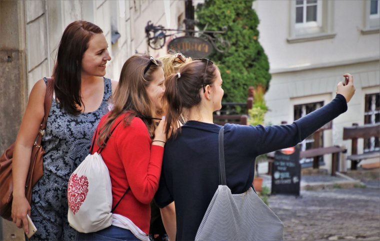 Igent mondunk az új generációra! – Nem ők a hibásak, ha nem értjük őket