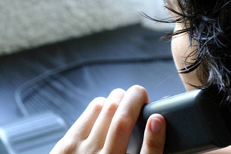 Pénzt kért a nyereményért a telefonos csaló