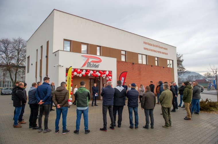 PIKTOR raktáráruház, a székelyudvarhelyi terelőút ékszere