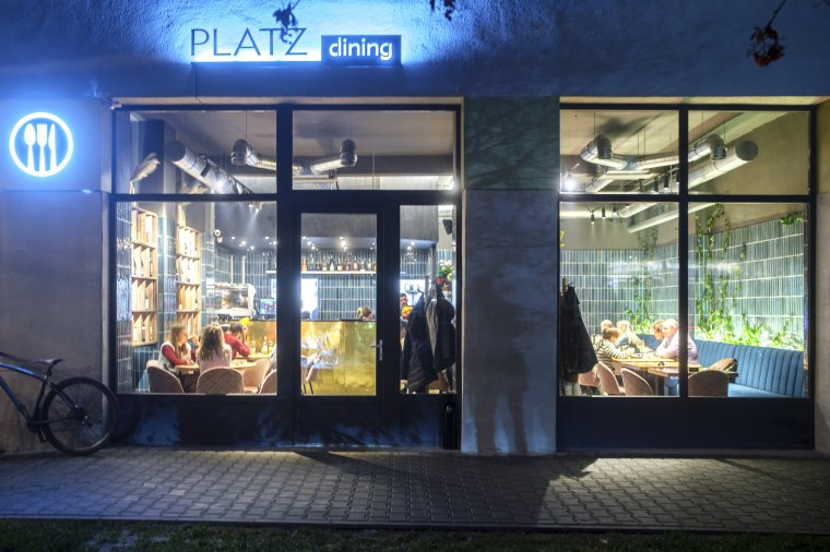 „Nyugi, jó lesz!” És jó lett. Megnyitott a Platz Dining