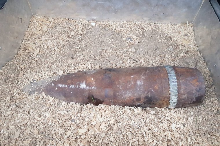 Robbanólövedéket adtak le fémhulladékként Rugonfalván