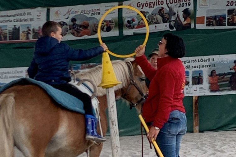 Véget értek a lovasterápiák, Aranypatkó napot tartottak a Salvator Alapítványnál