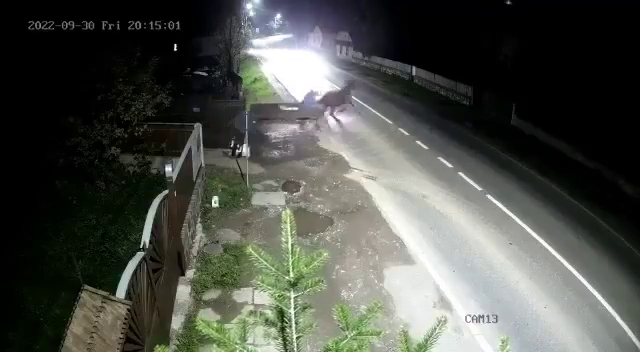 Szekeret talált telibe egy autó Csíkmadarason
