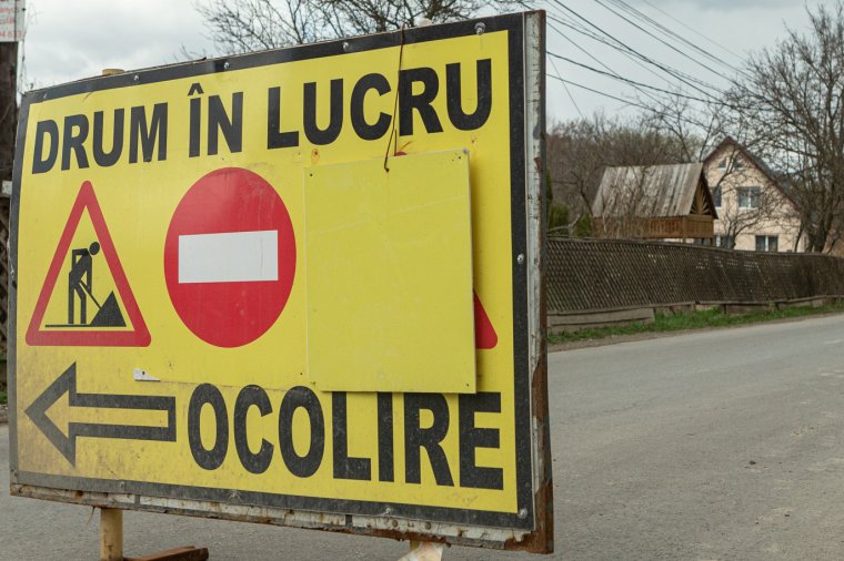 Útlezárás egy csíkszeredai utcában