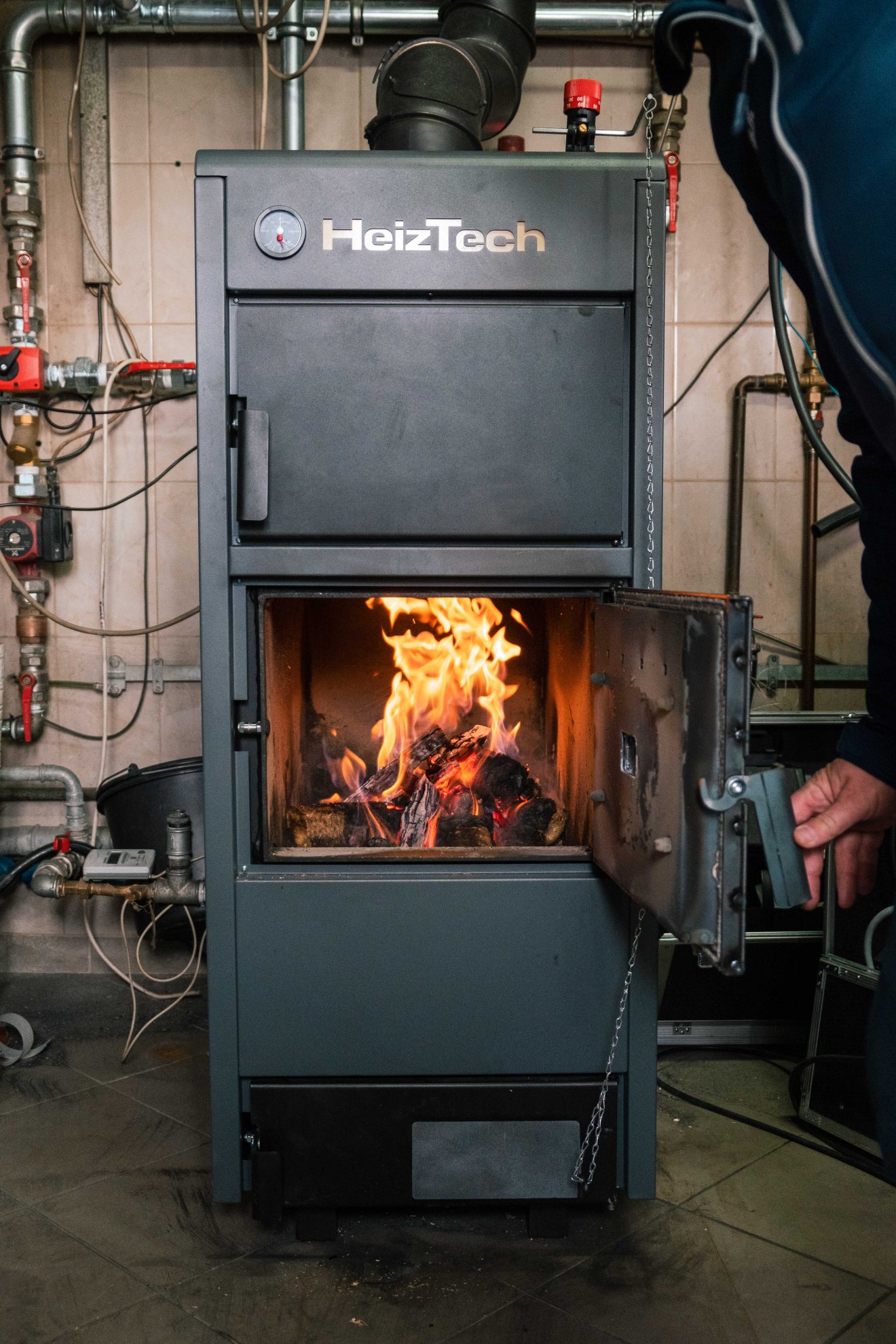 A TÜV-SÜD tesztelést sikeresen vette a HeizTech acéllemezkazán •  Fotó: Szabó Attila