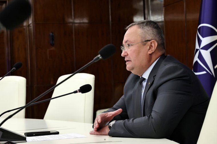 Feljelentést tett a Declic közösség Nicolae Ciucă plágiumügyében