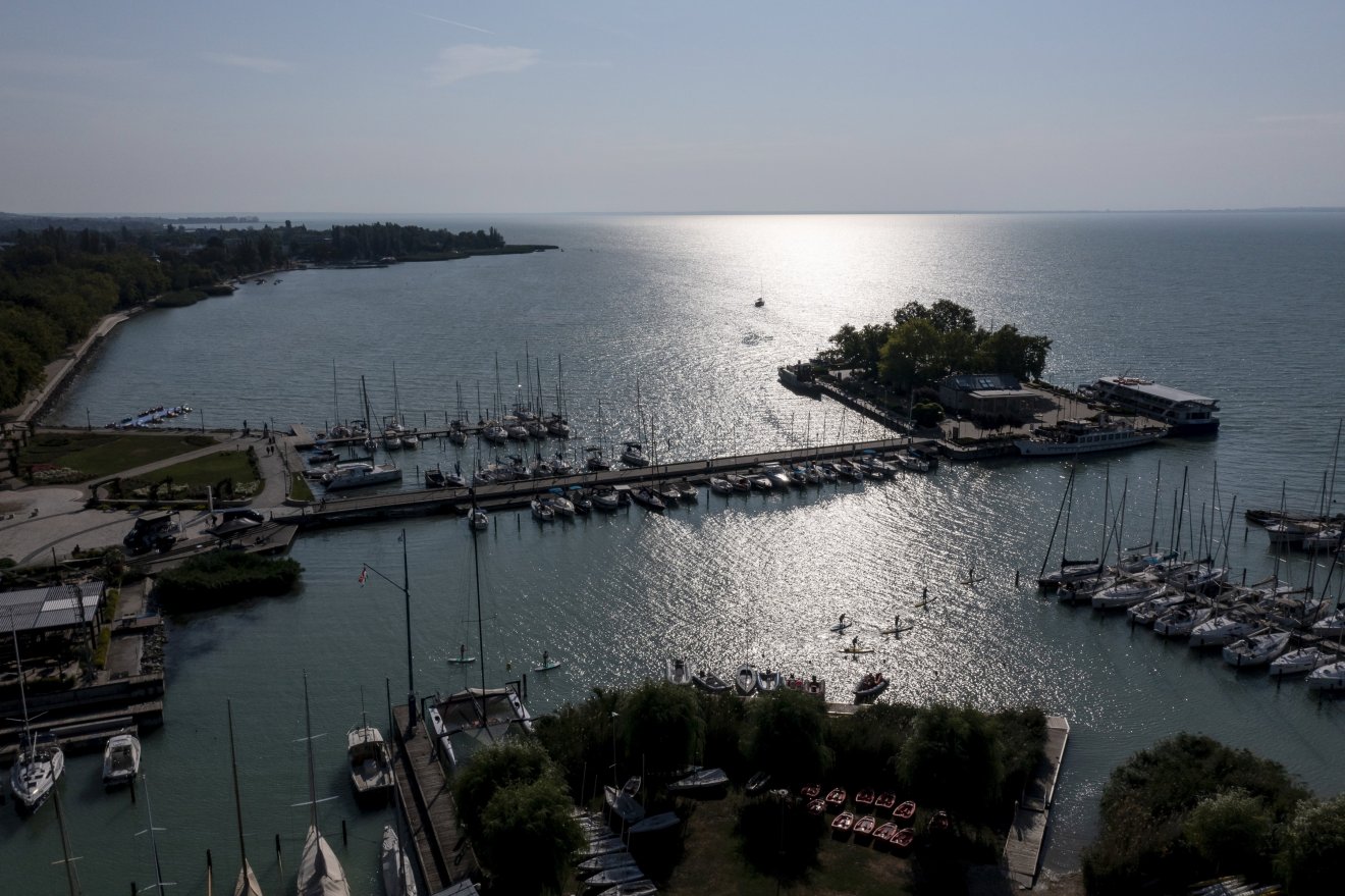 Balatonfüred. Aki megengedheti magának... •  Fotó: Komka Péter/MTI