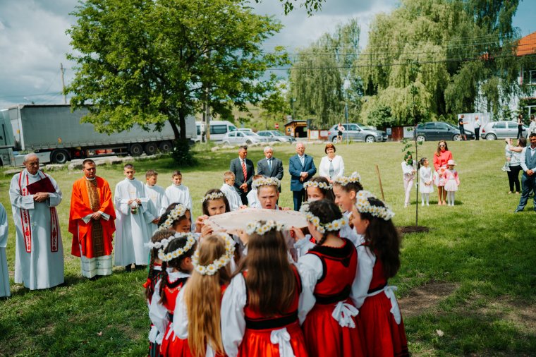 Hársfákat ültettek a székelyszentléleki erődtemplom udvarára