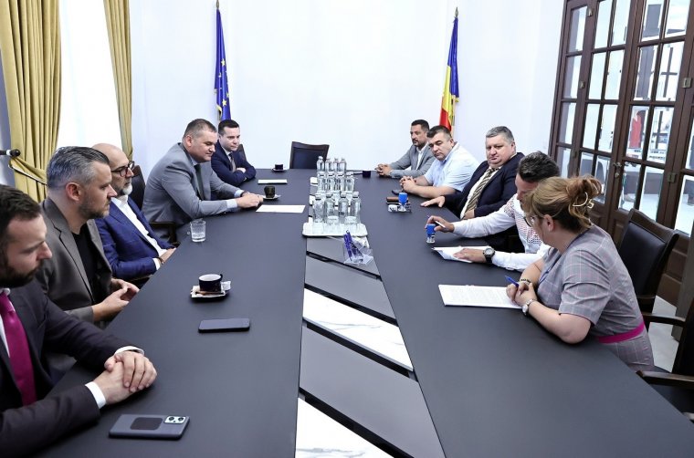 Aláírták a korondi rendelő és mentőállomás felújításának kivitelezési szerződését