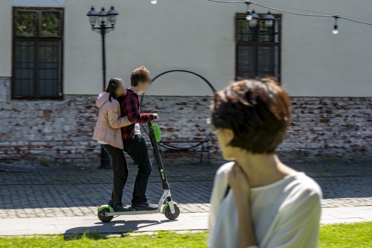 Bicikliseket és rollereseket bírságoltak – erre figyeljünk, hogy elkerüljük a büntetést
