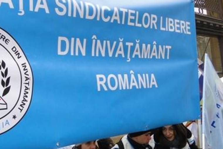 Felfüggesztik az oktatást két órára szerdán két tanügyi szakszervezet tagjai