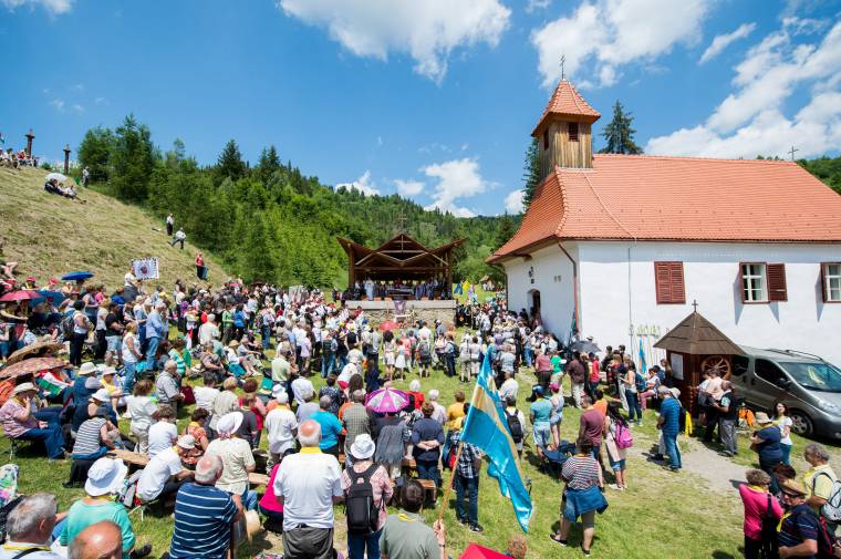 Soltész: 650 millió forintos támogatást kapnak a gyimesi csángók intézményei