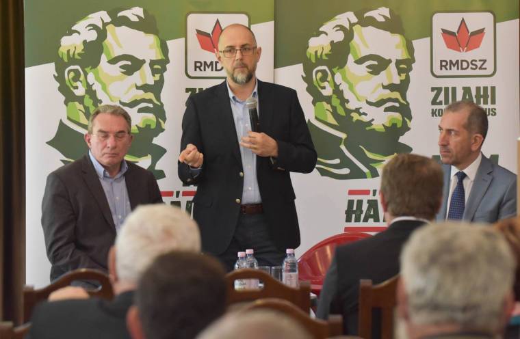 Kelemen Hunor: intézményesített szintre kell emelni a vállalkozókkal a párbeszédet