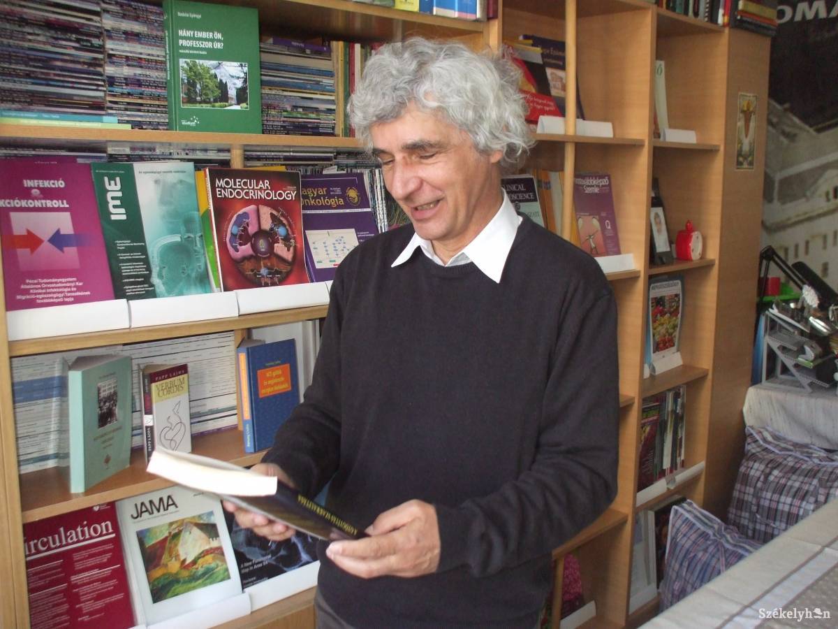 Czirják László professzor szerint a diagnózis késése komoly gond, hisz a beteg kezelése már nem olyan egyszerű, mint a kezdeti fázisban •  Fotó: Szucher Ervin