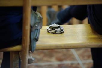 Letartóztattak egy férfit, miután betört egy lakásba, majd bántalmazott egy idős férfit is