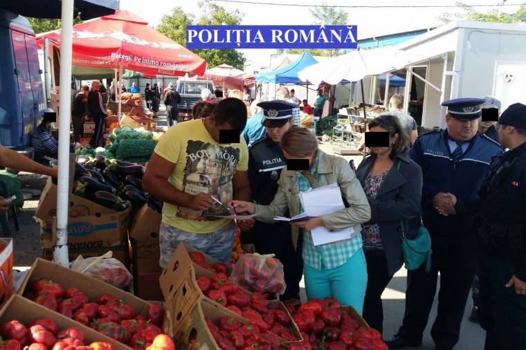 Megszállták az ellenőrök a piacokat és élelmiszer-egységeket