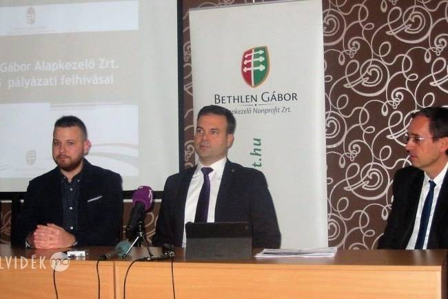 Határon túli közösségeket segít a Bethlen Gábor Alap